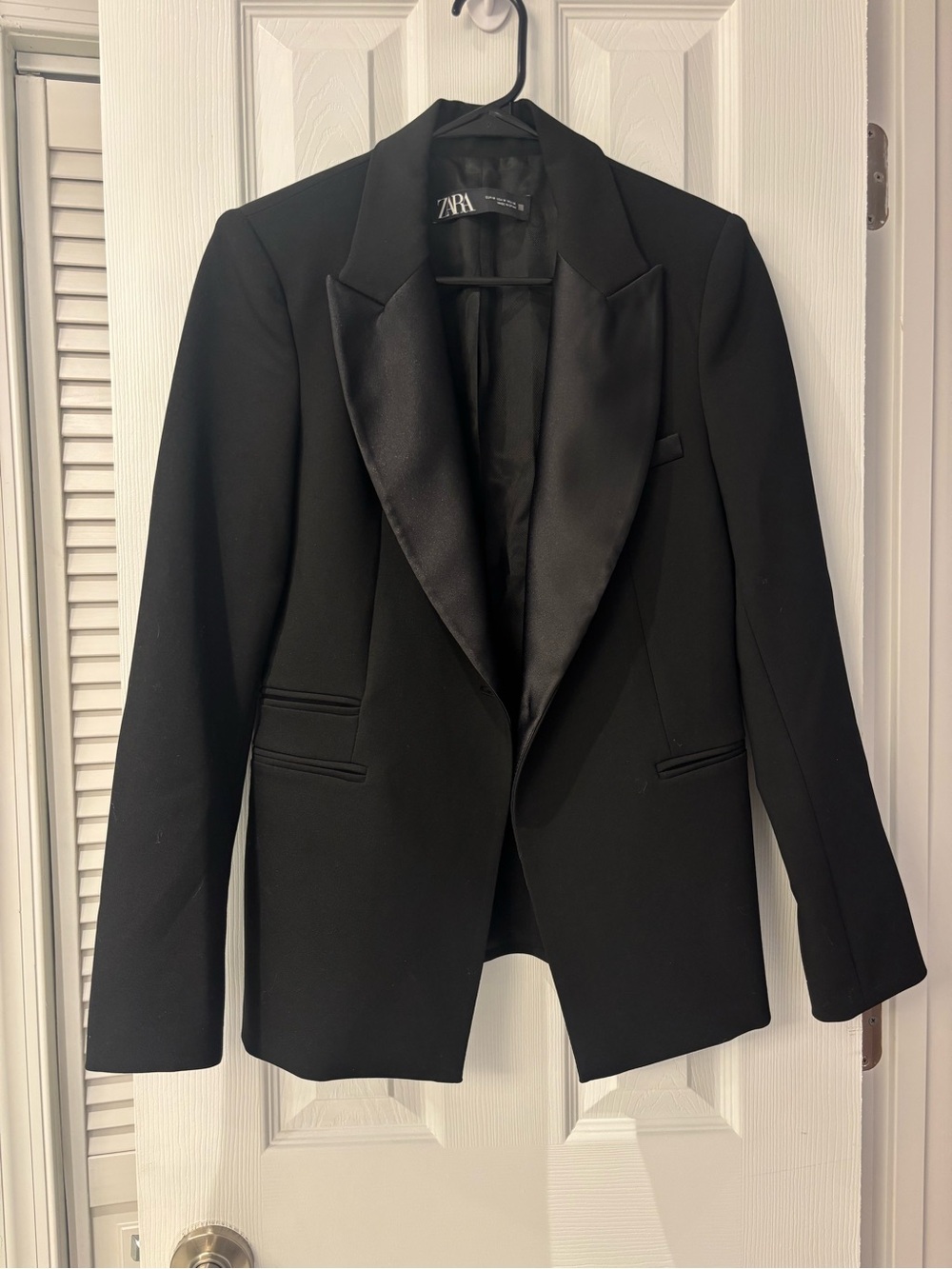 ZARA Black Satin Lapel Tailored Blazer